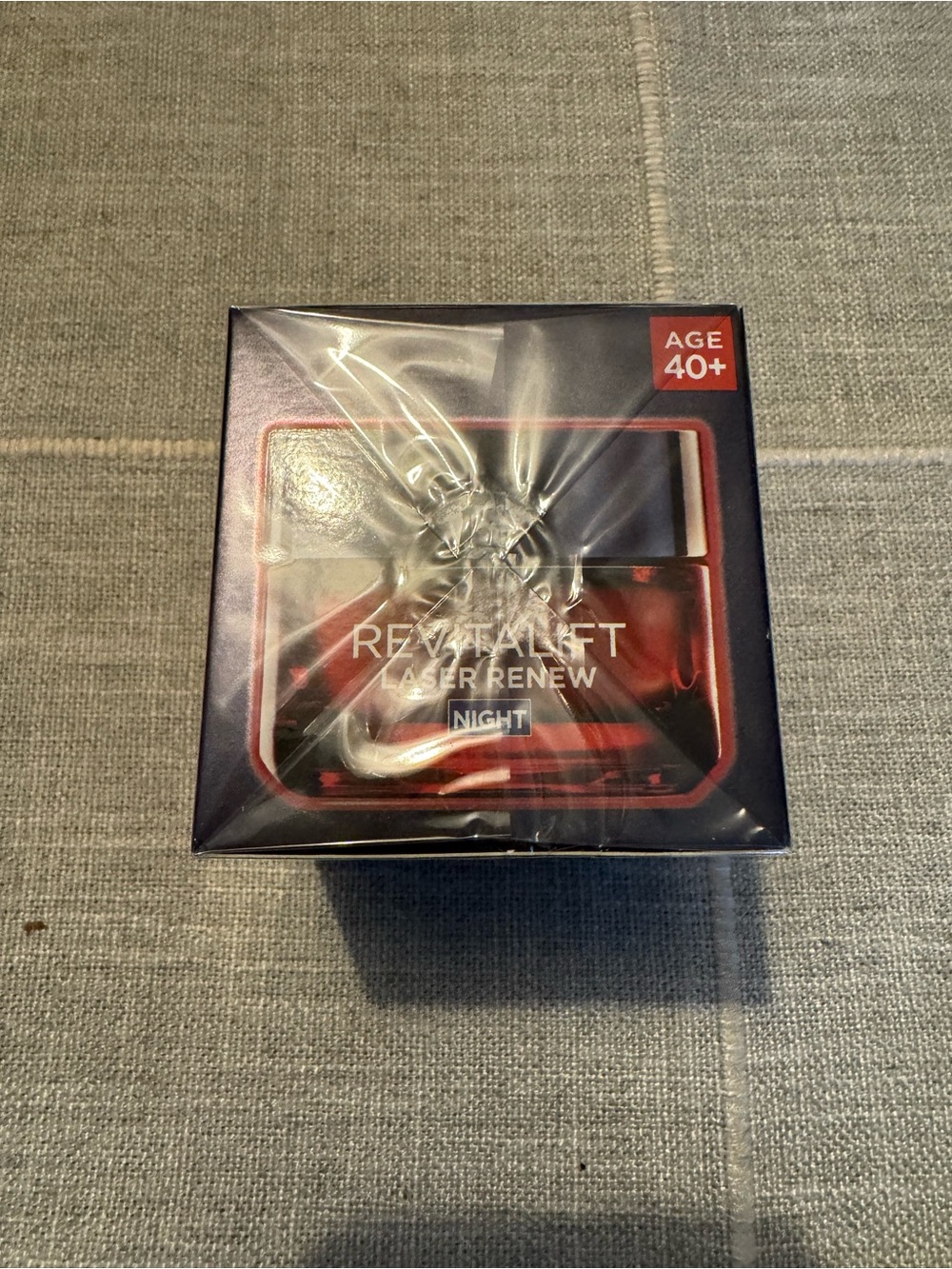 L'Oreal Revitalift Laser Renew Night Cream - Red and Navy Blue